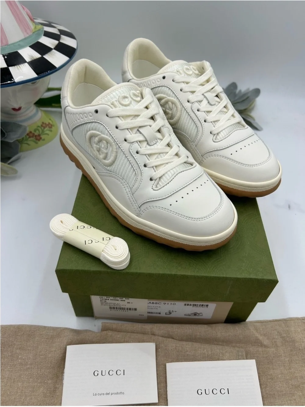 Women’s Gucci, Mac 80 low top leather sneakers size 35.5 fits 6 US made in Italy